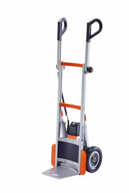 De afbeelding toont de CargoMaster CC-systeemtraptassenwagen zonder achtergrond. Je ziet de aandrijfeenheid, de handgrepen, de bak, de robuuste wielen en de nieuwe lithium-ion-accu van Bosch.