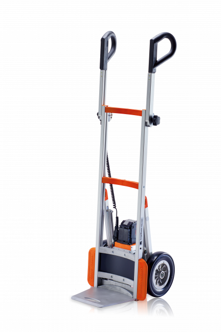 Das Bild zeigt die Treppensackkarre CargoMaster CC-System ohne Hintergrund. Zu sehen ist die Antriebseinheit, die Handgriffe, die Schaufel, die robusten Laufräder, sowie der neue Lithium-Ionen Akku der Firma Bosch.